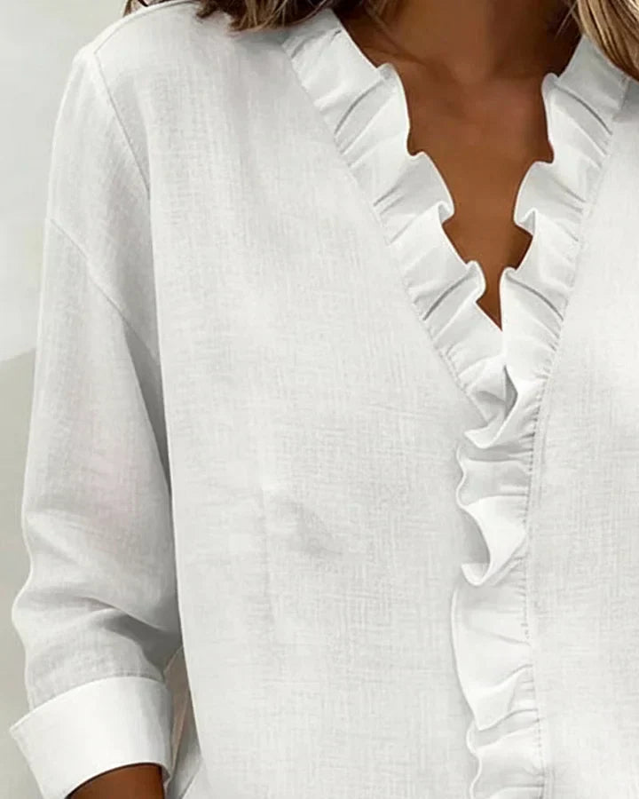 Chiara | Blusa con cuello en V y volantes delicados