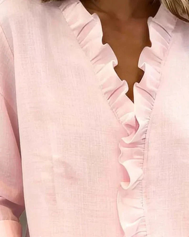 Chiara | Blusa con cuello en V y volantes delicados