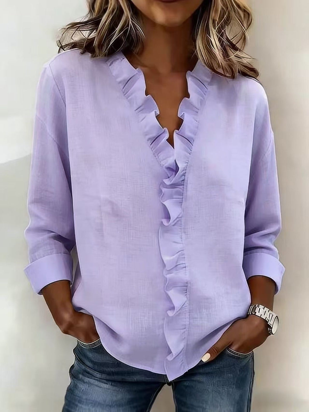 Chiara | Blusa con cuello en V y volantes delicados